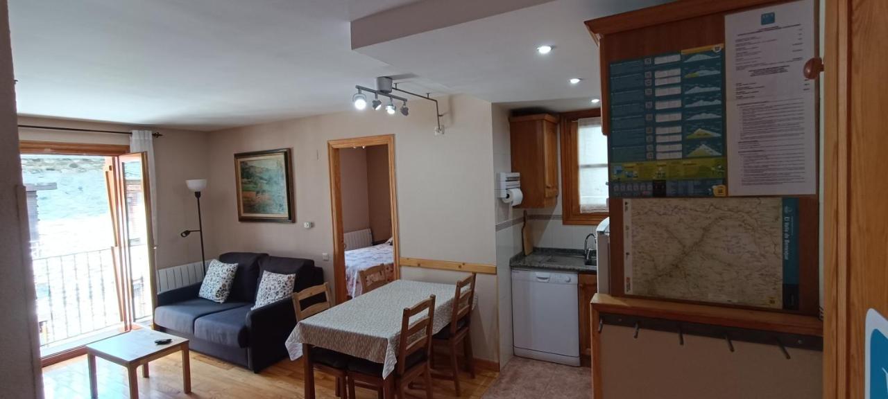 Apartamento El Refugio De Sara Benasque Exterior foto