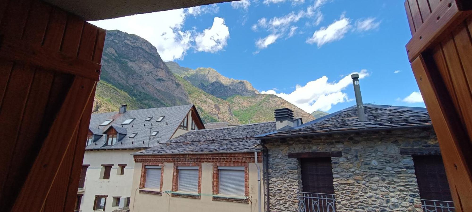 Apartamento El Refugio De Sara Benasque Exterior foto