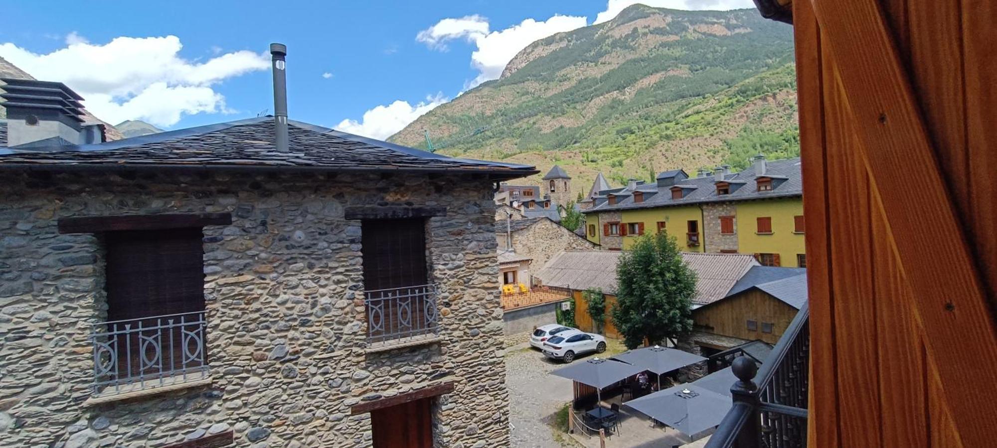 Apartamento El Refugio De Sara Benasque Exterior foto